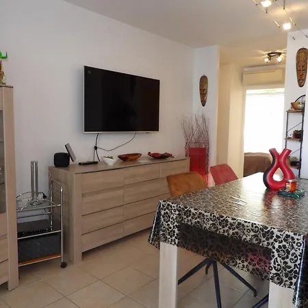 Apartment St Cyprien Standing Confort Et Piscine *